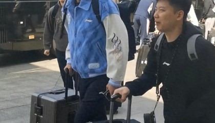 kaiyun集团中国官网-难逃两连败？广东队出征青岛人人愁容满面，粤蜜喷：作妖就该惩罚